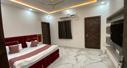 Hotel Soni ji ki dhani restaurant and rooftop cafe Room Type - Bedroom 8