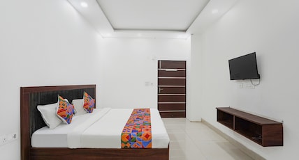 FabHotel Luxury Stay Room Type - Deluxe Room