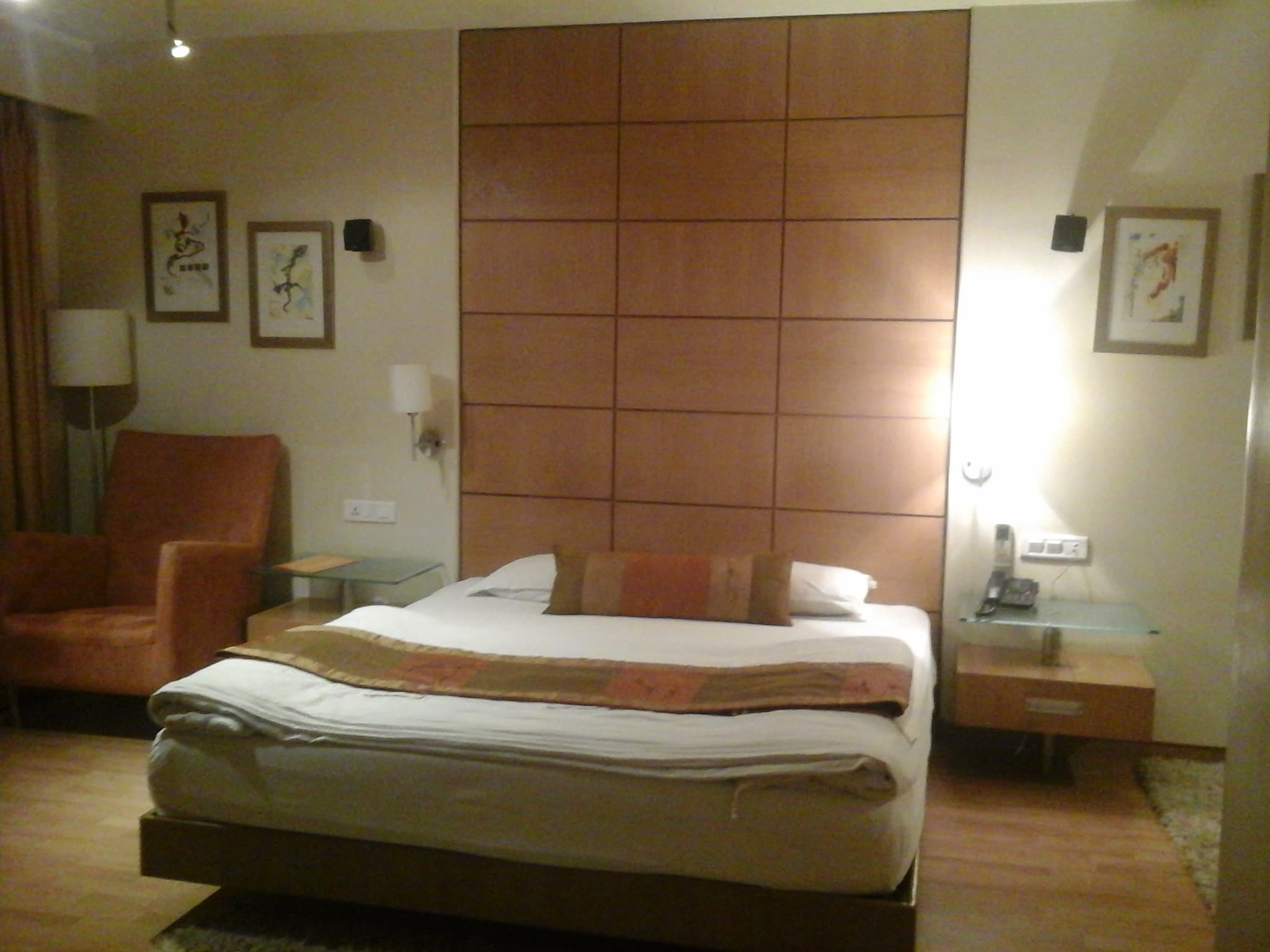 HR Residency - Tap to explore photos