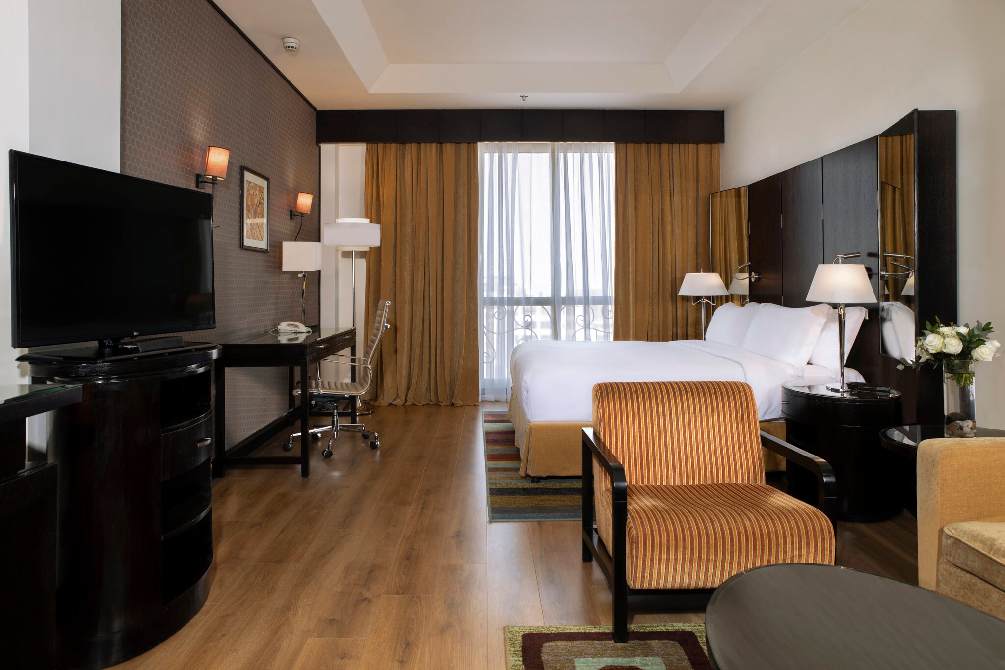 Crowne Plaza AL KHOBAR - Tap to explore photos
