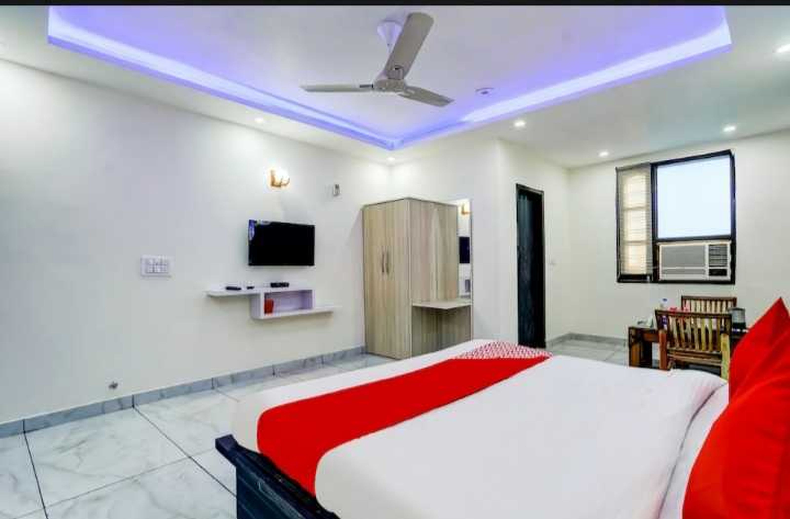 Super Hotel O Seventy stay in - Tap to explore photos