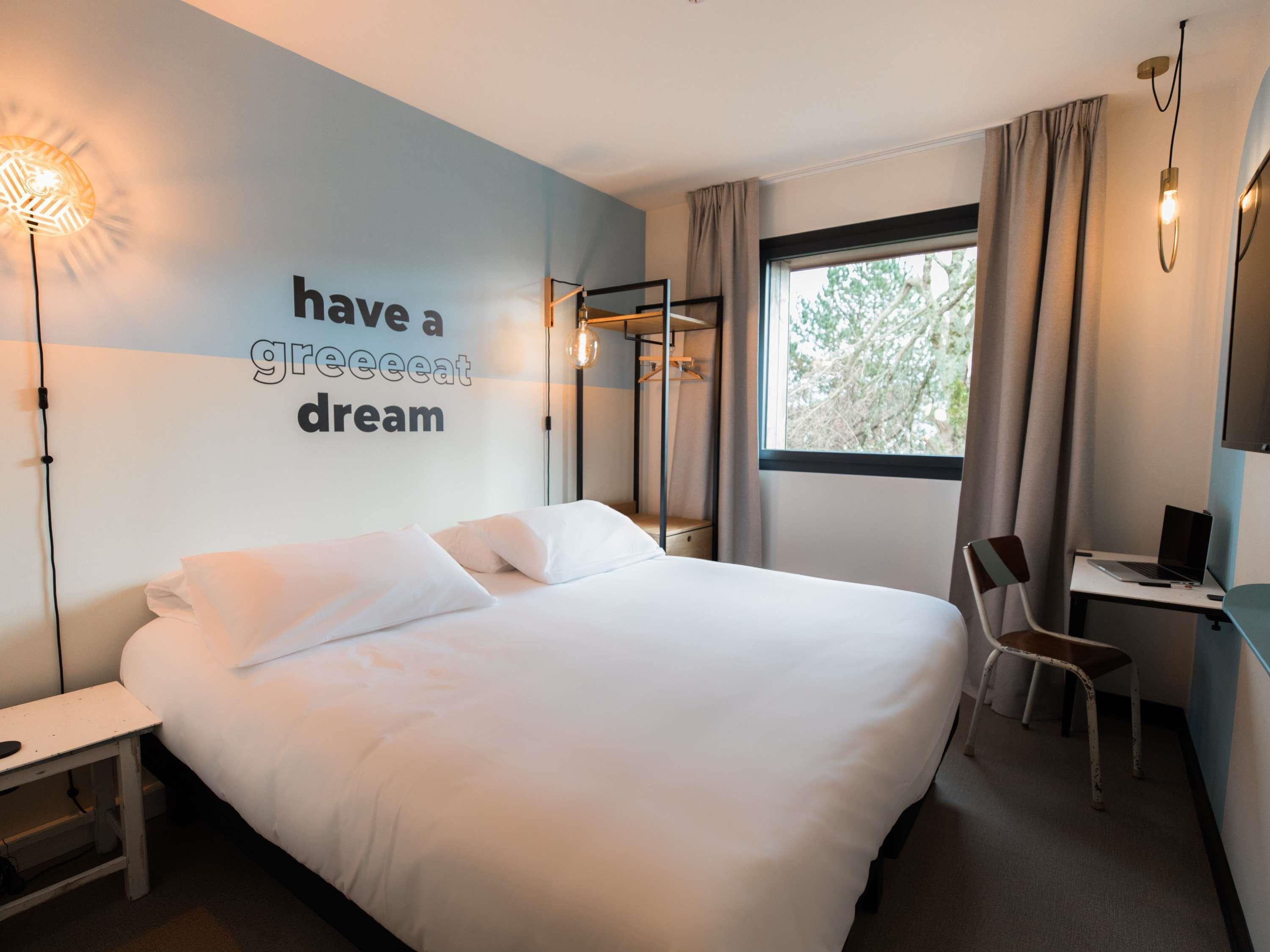 Greet Hotel Brest A - Tap to explore photos