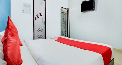 HOTEL STAR INN Room Type - Deluxe Room with City View