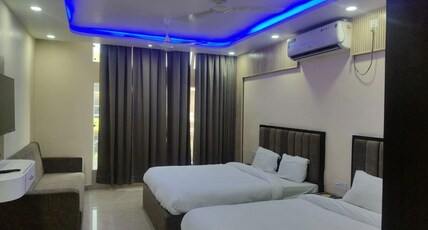 HOTEL SURYA Room Type - Deluxe Room With King Bed HOTEL SURYA Room Type - Deluxe Room With King Bed