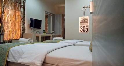 Hotel Gayatri Inn Annex Room Type - Deluxe AC & Twin