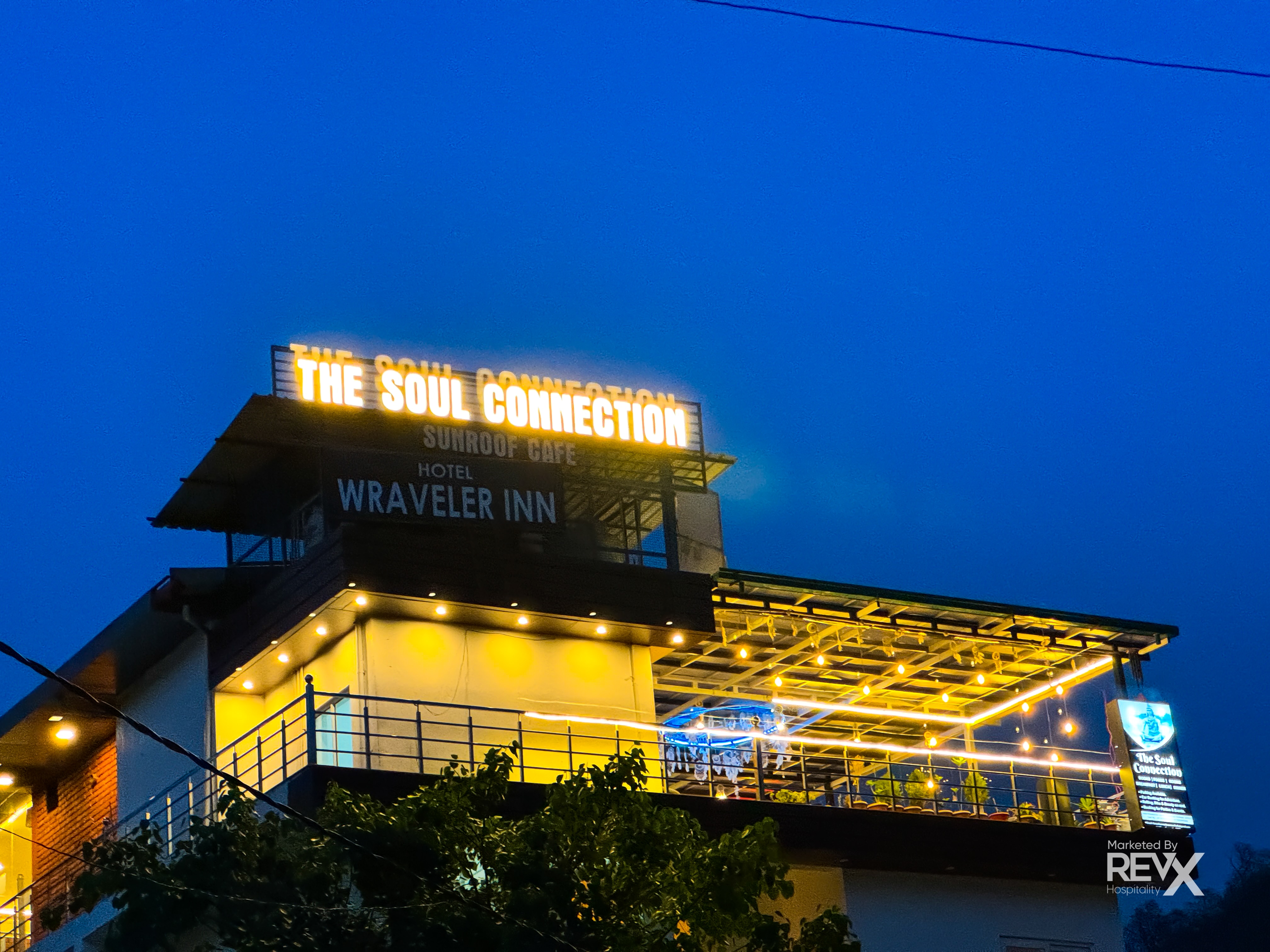 Hotel Wraveler Inn - Tap to explore photos