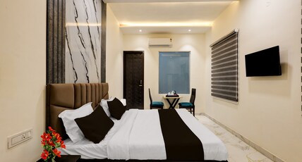 Super Townhouse by OYO GT Road Amritsar Near Fortis Hospital Room Type - Classic
