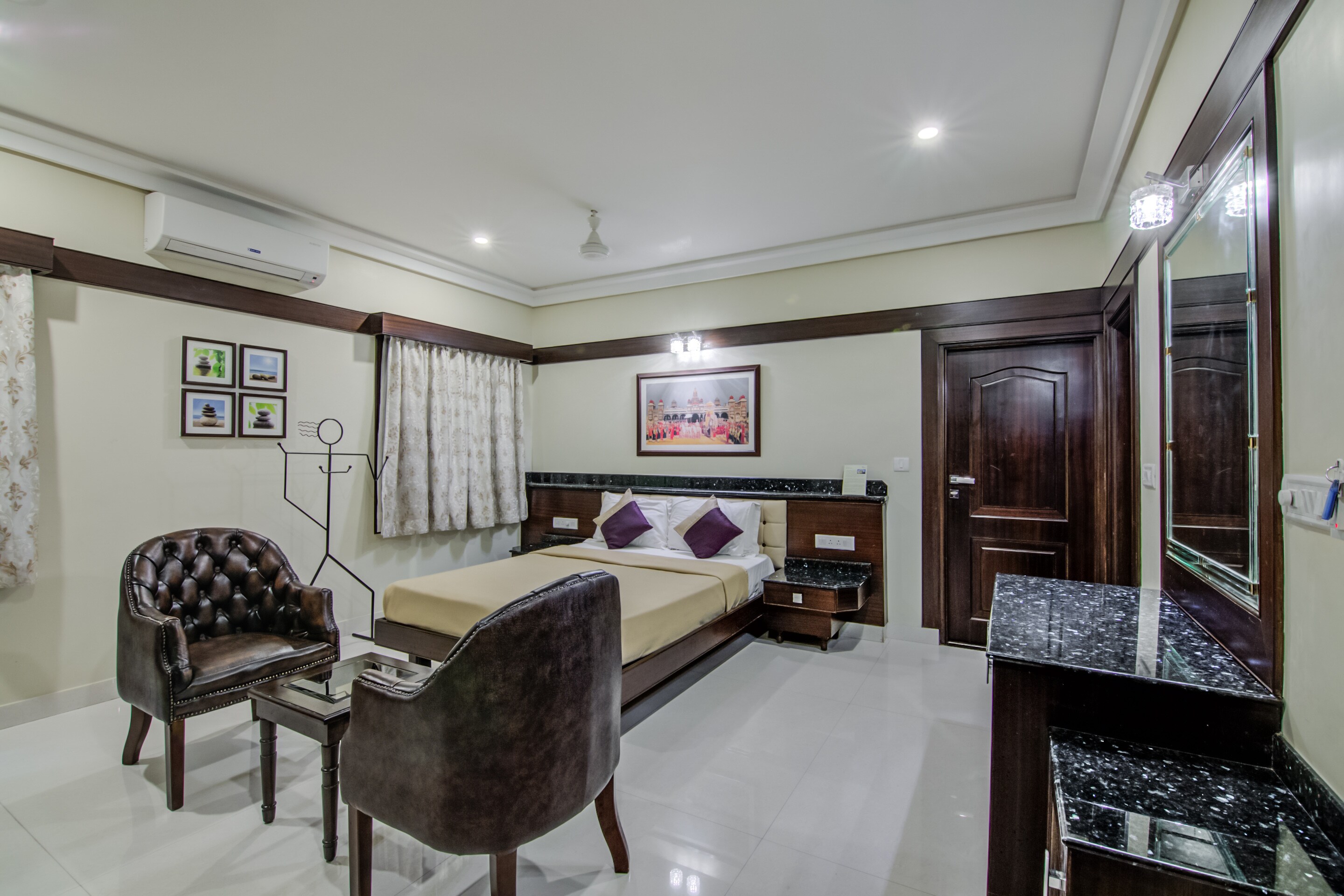 Havilla Lake point | Studio & Suites Rooms - Tap to explore photos