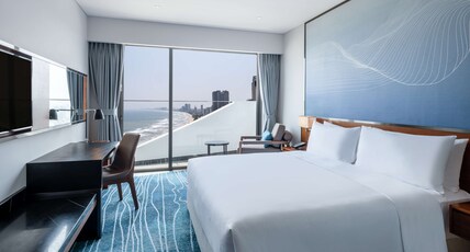 Hilton Garden Inn Da Nang Room Type - KING GUEST ROOM W BALCONY