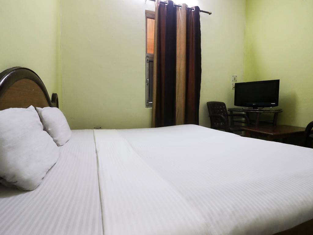 Hotel Nileshwar - Tap to explore photos