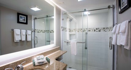 Best Western Historical Inn Room Type - Suite-2 Queen Beds, Non-Smoking, Full Kitchen, Dining Room, High Speed Internet Access, Refrigerator Best Western Historical Inn Room Type - Suite-2 Queen Beds, Non-Smoking, Full Kitchen, Dining Room, High Speed Internet Access, Refrigerator