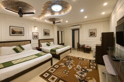 Hotel Aadesh Palace