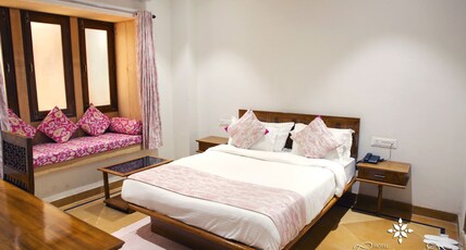 Hotel Chandrangan Excellency Room Type - SUPER DELUXE KING ROOM