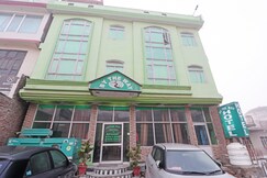 Hotel By The Way By WB Inn