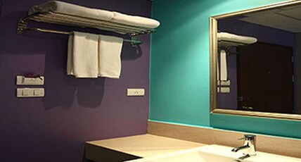 Sawasdee Hotel @ Sukhumvit Soi 8 Room Type - Superior Double Room