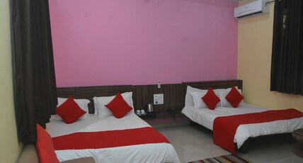 Hotel Fun N Food Room Type - Super Deluxe with 4 Bed