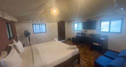 Hiranya Nature Retreat Room Type - Poolside Glamping Tents