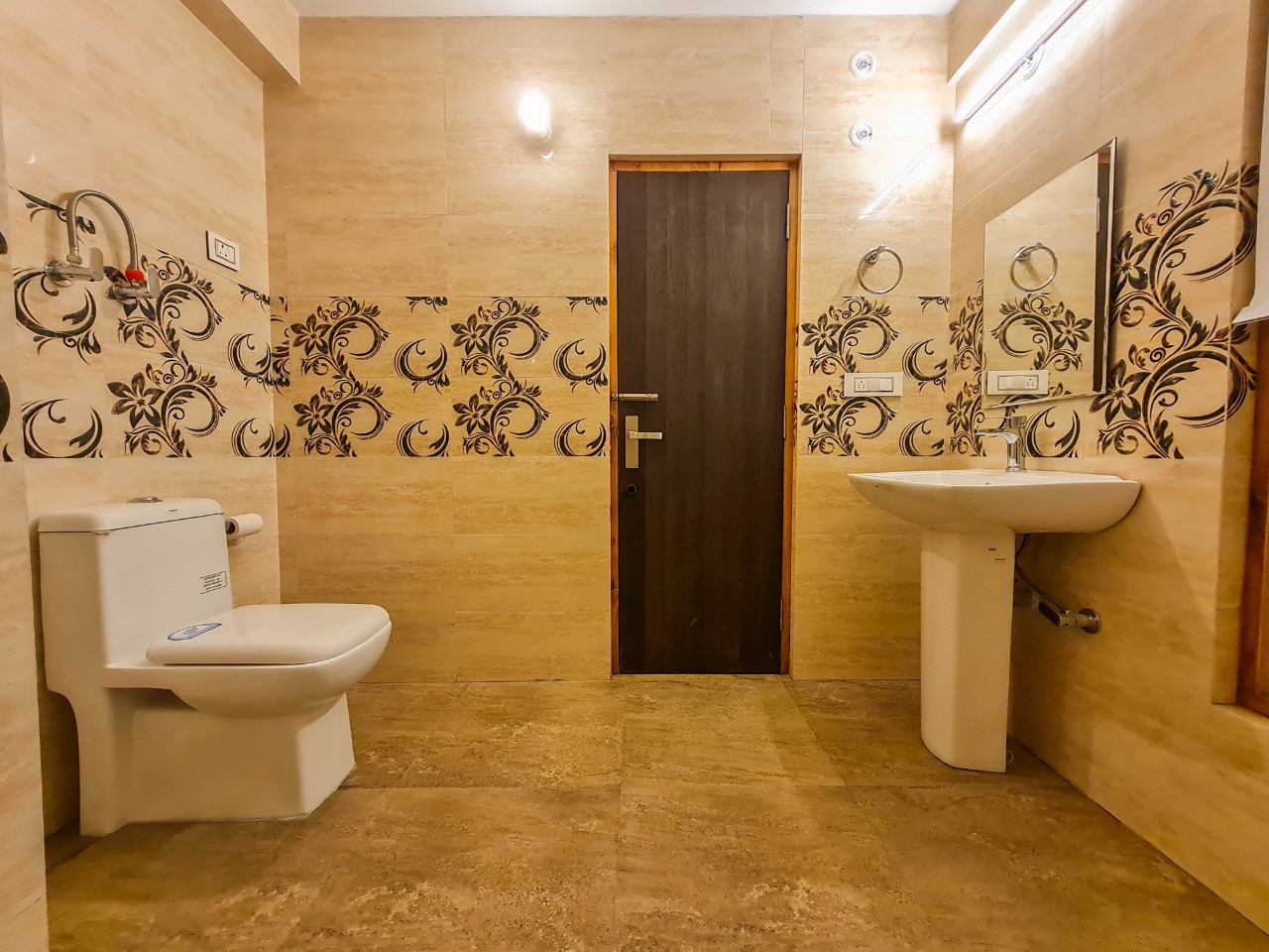 Hotel Ireland - Tap to explore photos