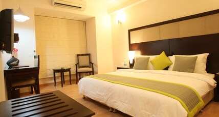 Emblem Hotel  New Friends Colony Room Type - Premium Room with Work Desk