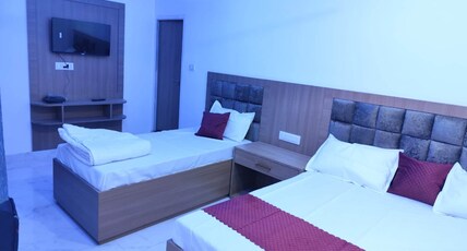 Aashray Home Stay and Guest House Room Type - SUPER DELUX ROOM