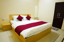Hotel the urban nesr