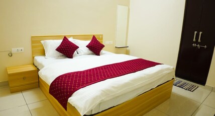 Hotel the urban nesr Room Type - Bedroom 202