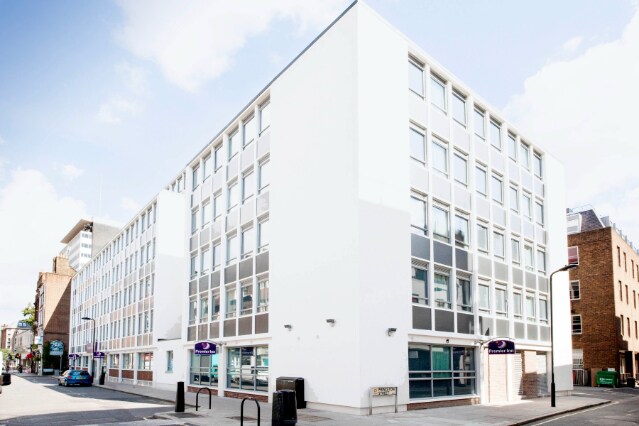Premier Inn London Holborn - Tap to explore photos