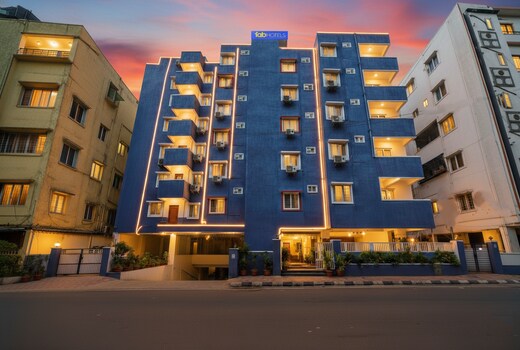 FabHotel Grand Aarvi Prime- Nr. , Hafeezpet, Madeenaguda
