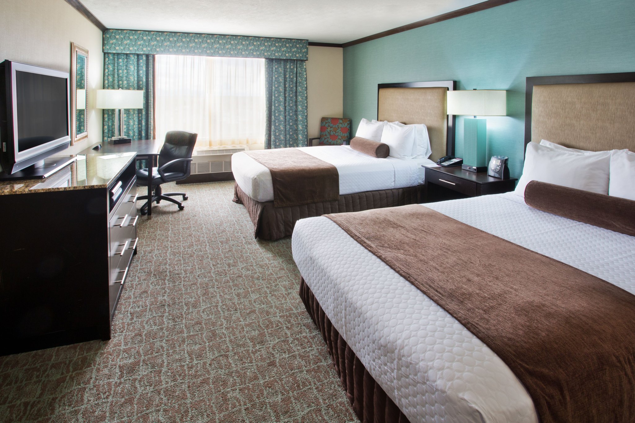 Crowne Plaza ANCHORAGE-MIDTOWN - Tap to explore photos