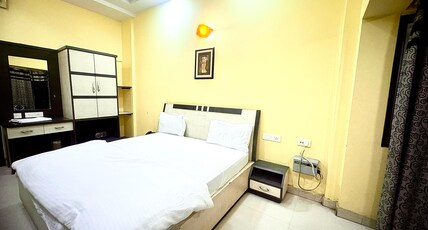 Hotel Savvy Ganges Room Type - Superior Double Bed Room
