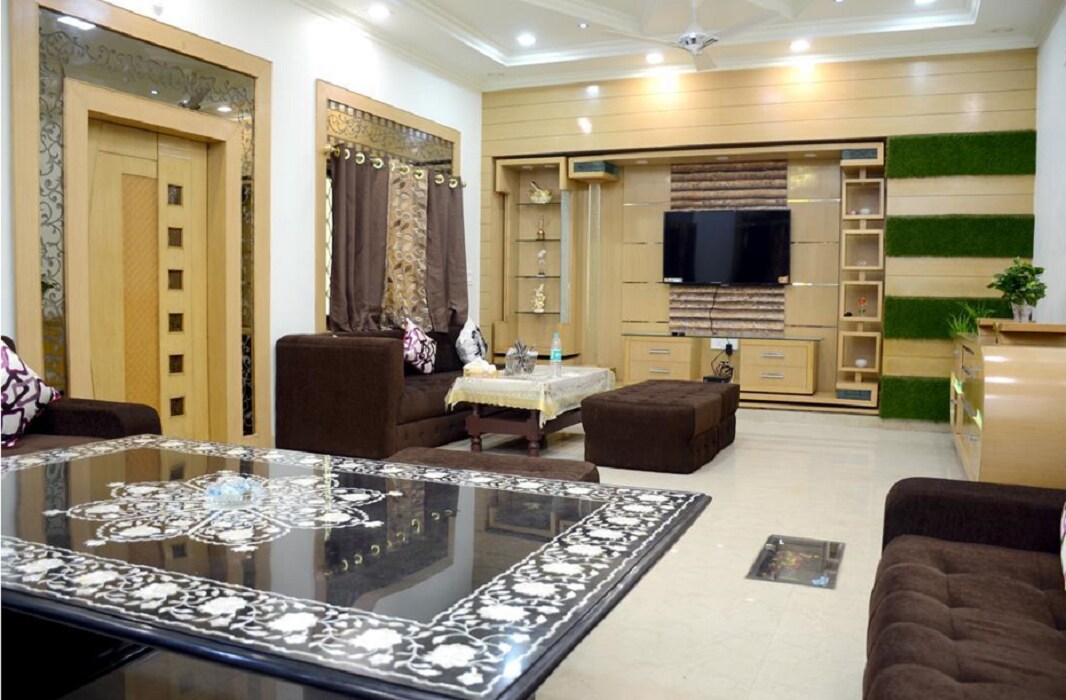 Taj Sqaure Homestay - Tap to explore photos