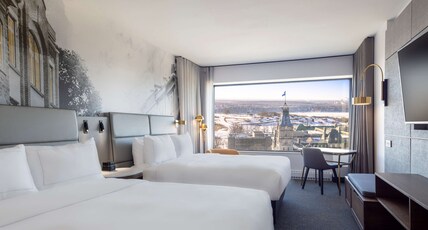 Hilton Quebec Room Type - 2 QUEEN PARLIAMENT EXEC
