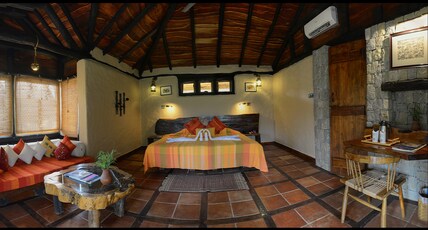 Kanha Earth Lodge Room Type - Bunglow Ac