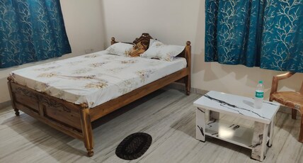 The Classic Crown | Near KIIT Square Room Type - NON AC Room With Shared Washroom