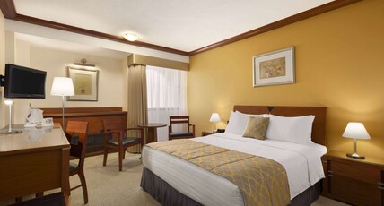Ramada by Wyndham Bahrain Room Type - 1 King Bed, Deluxe Room, Smoking Ramada by Wyndham Bahrain Room Type - 1 King Bed, Deluxe Room, Smoking