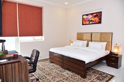 ARKAYA-INN Golf Course Road