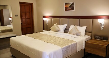 VYGA HERITAGE | 2 km from Lakeshore Hospital Cochin Room Type - Deluxe Double AC Room