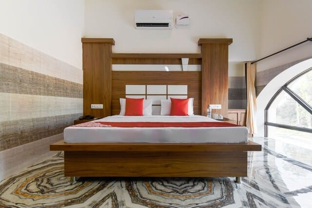 Hotel New Mayur - Tap to explore photos