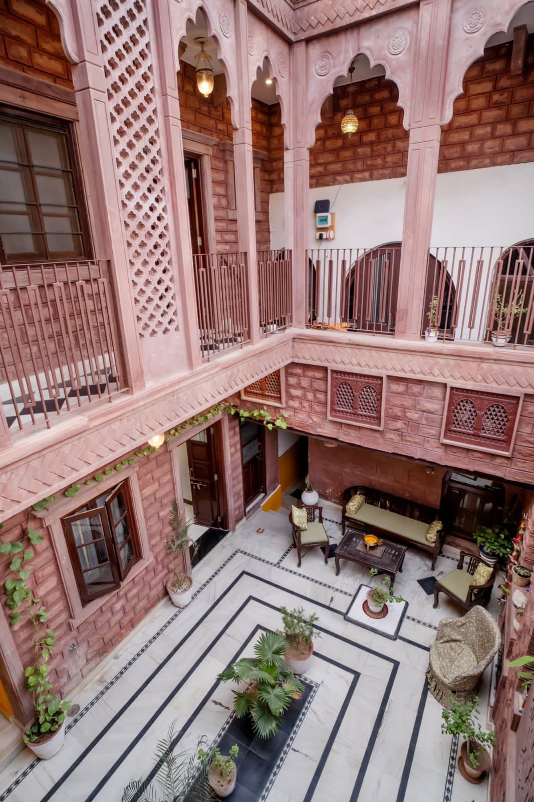 Sayla Heritage Haveli 5BR & FreeParking - Tap to explore photos