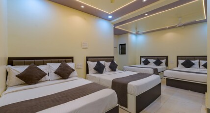 Hotel Majestic Royal Room Type - Family Room AC 8 Pax