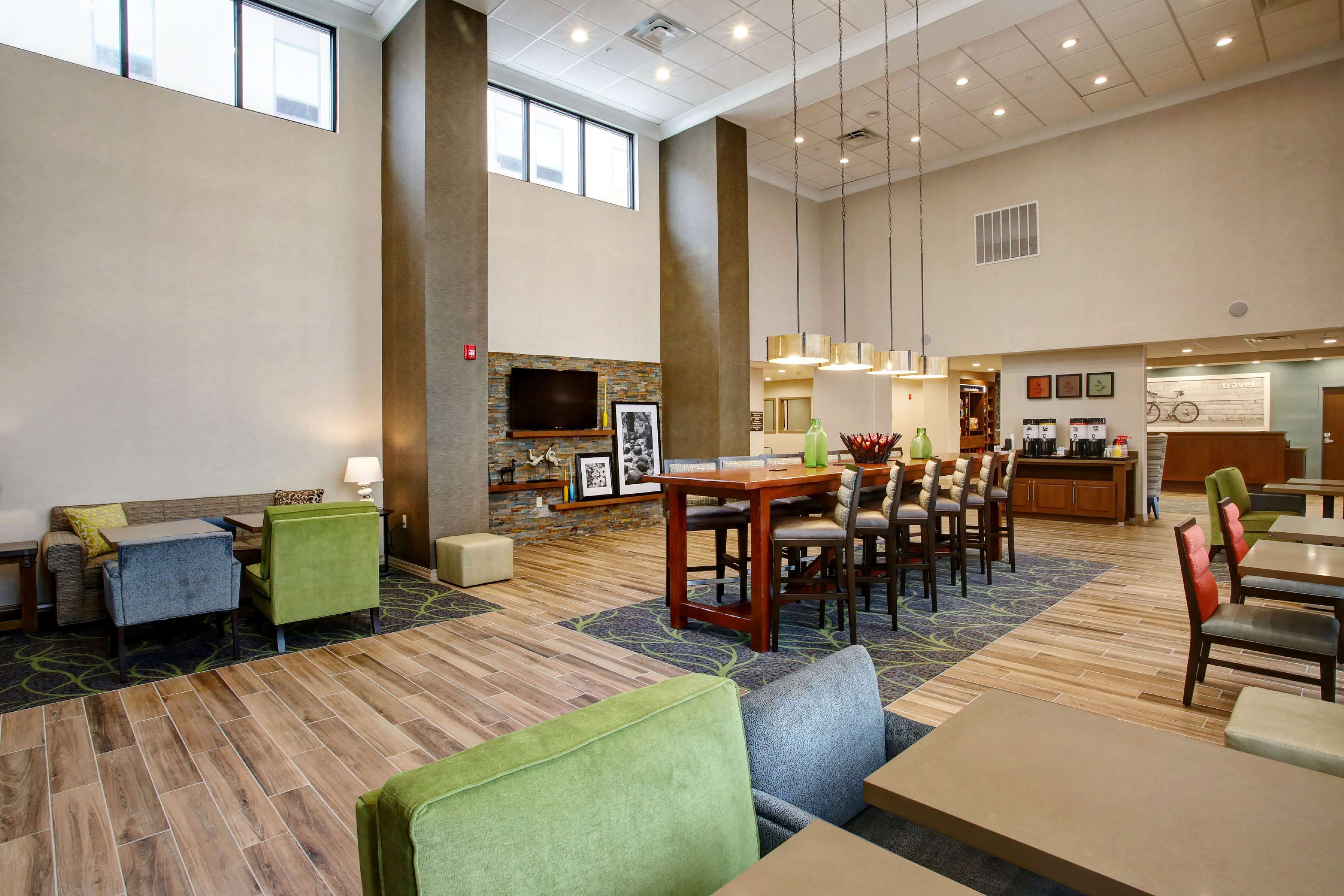 Hampton Inn & Suites By Hilton Baltimore/Aberdeen, Md - Tap to explore photos