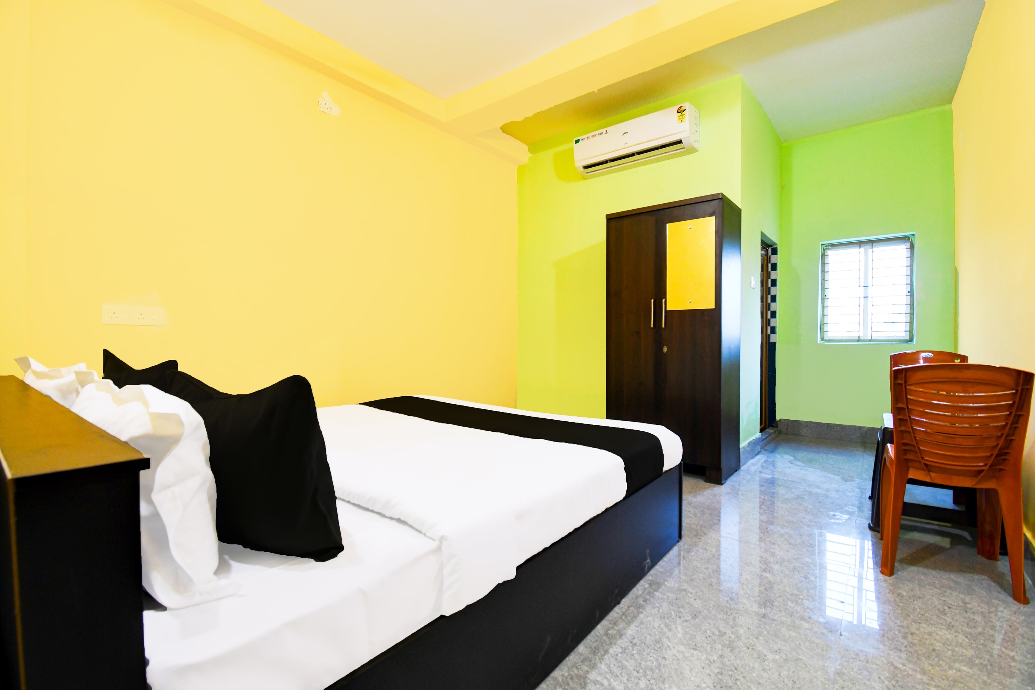 Hotel O Prava Inn - Tap to explore photos