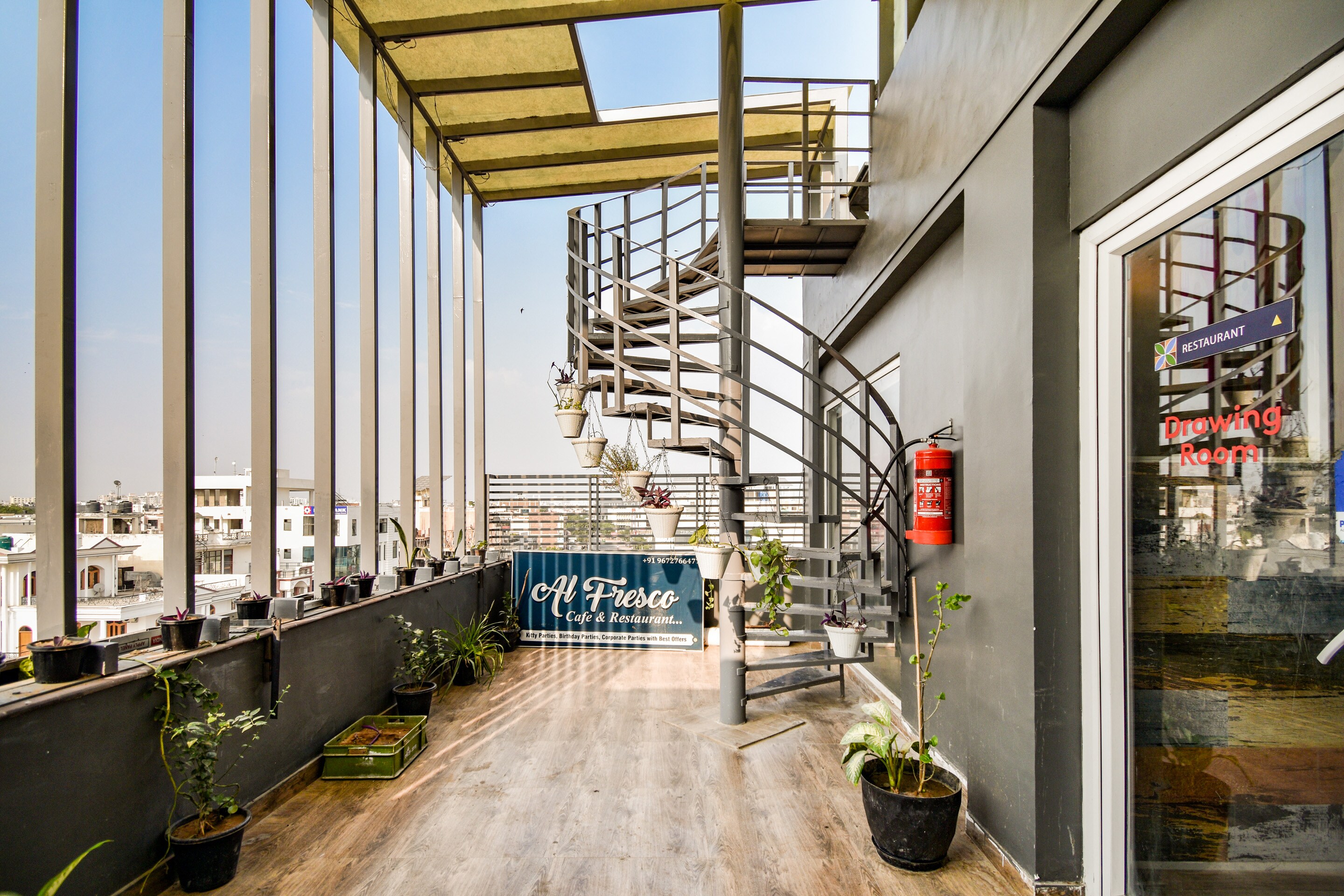 Hotel O Luxurs - Tap to explore photos