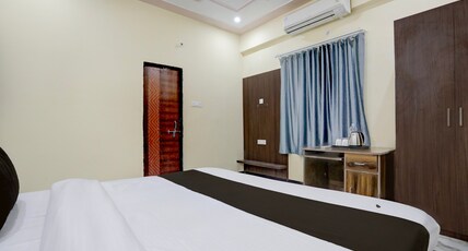 Hotel O by OYO SGD Lawn And Hotel Room Type - Classic