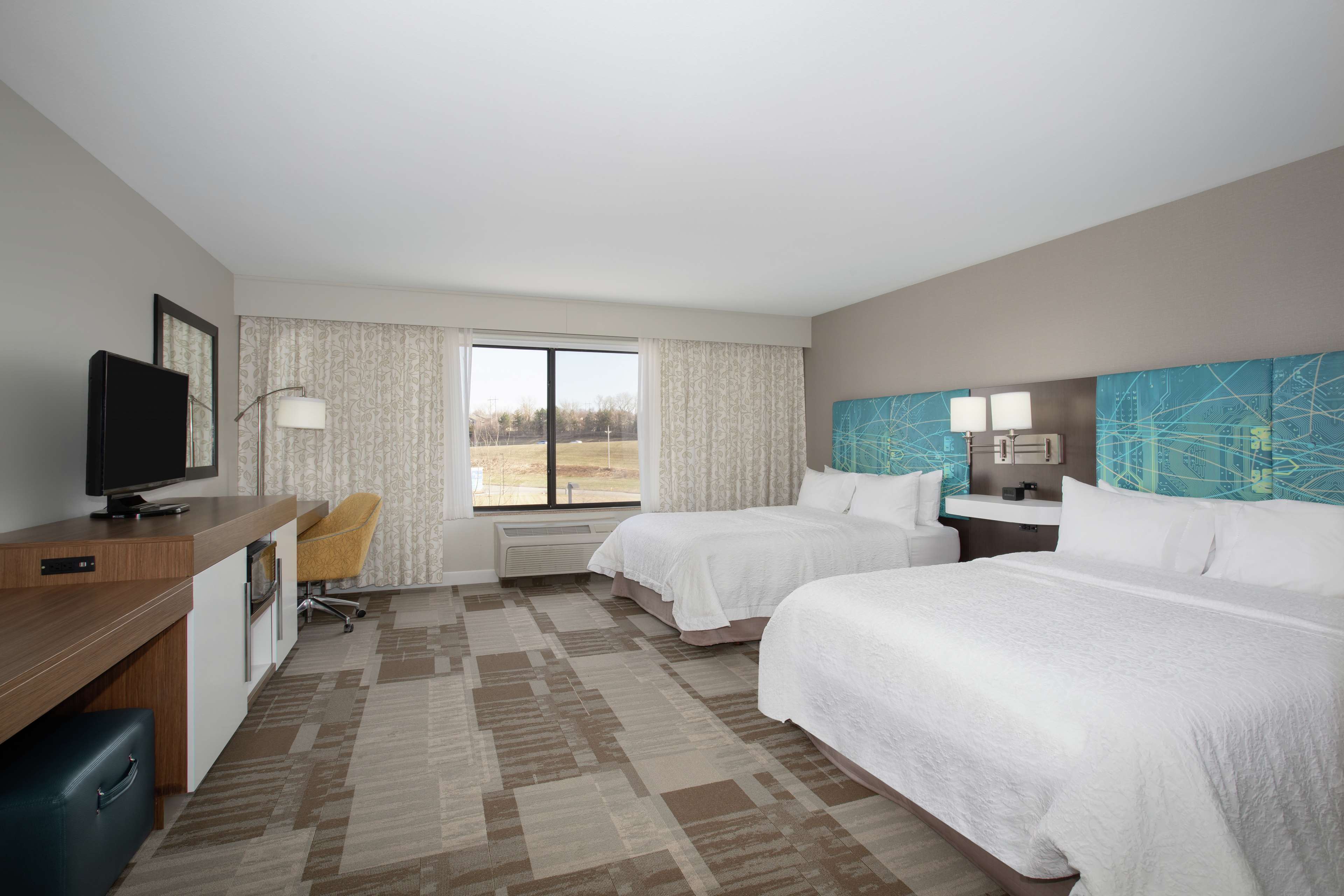 Hampton Inn by Hilton Bellevue - Tap to explore photos