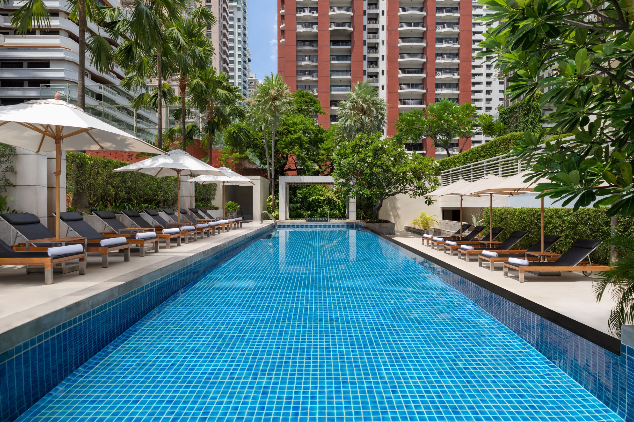Courtyard by Marriott Bangkok - Tap to explore photos
