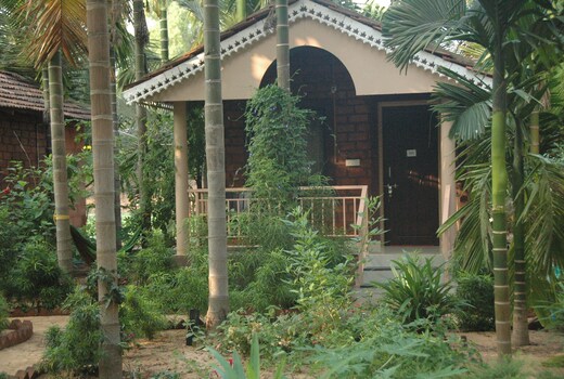 EVERGREEN FARM HOUSE