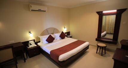 Hotel Sabari Park Room Type - Deluxe AC  Room