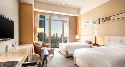 Hilton Dalian Room Type - TWIN DELUXE ROOM HARBOR VW