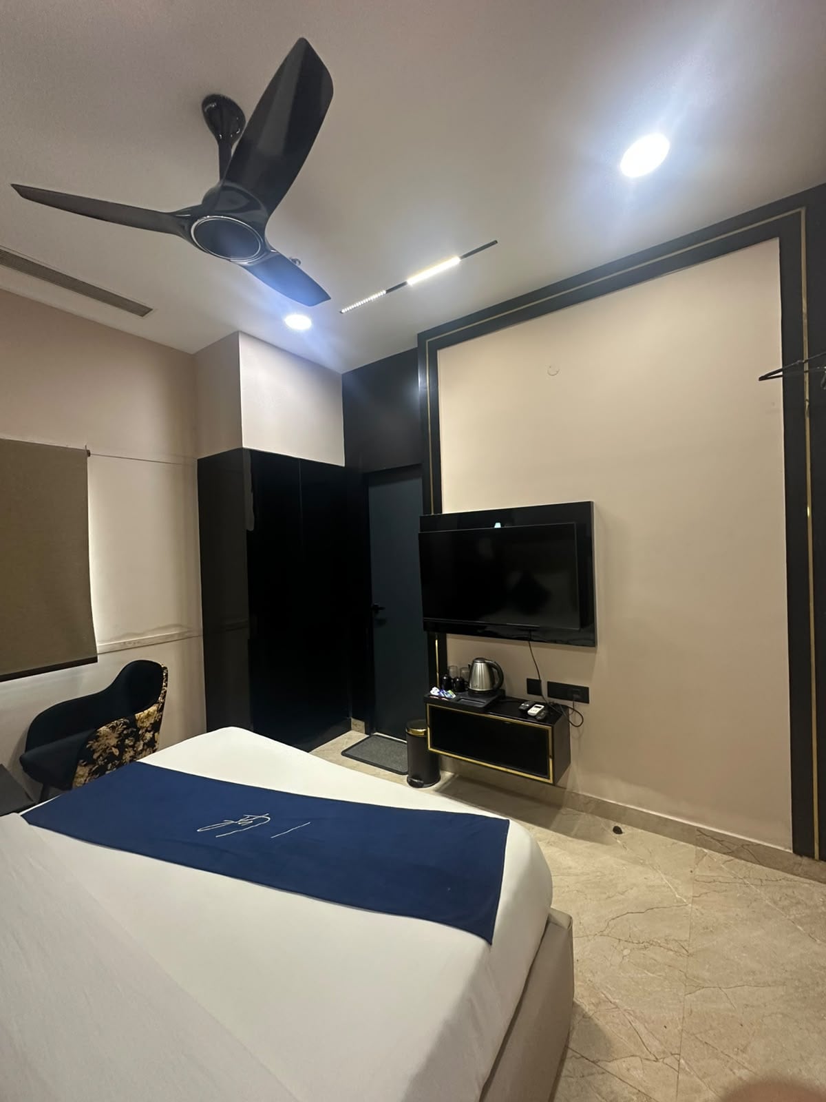 Aquila Grand Suites - Tap to explore photos
